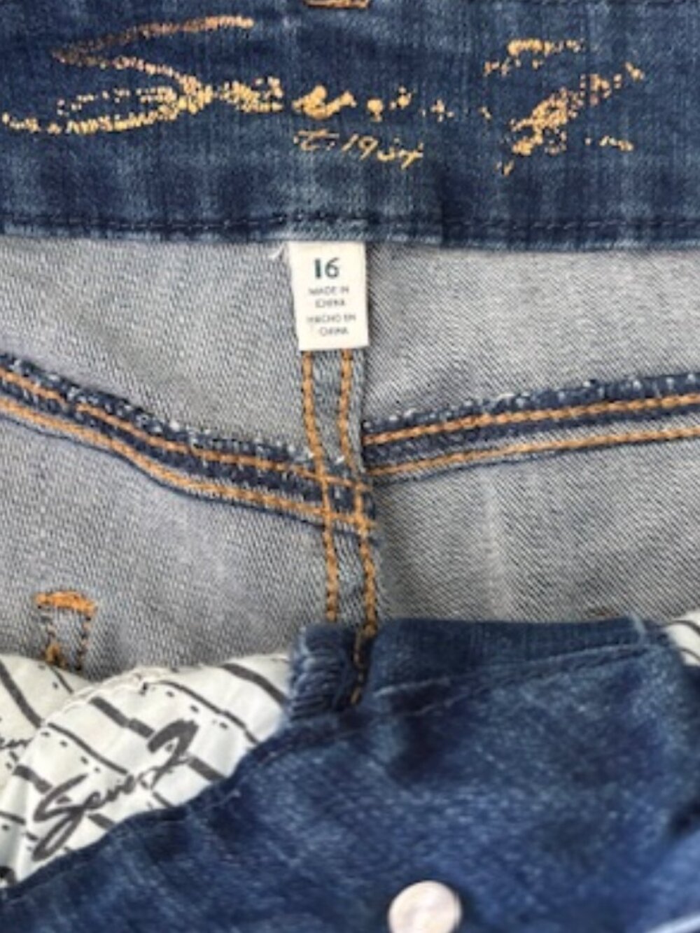 Seven7  Tummy Less Bootcut Jeans sized 16 - Picture 5 of 6